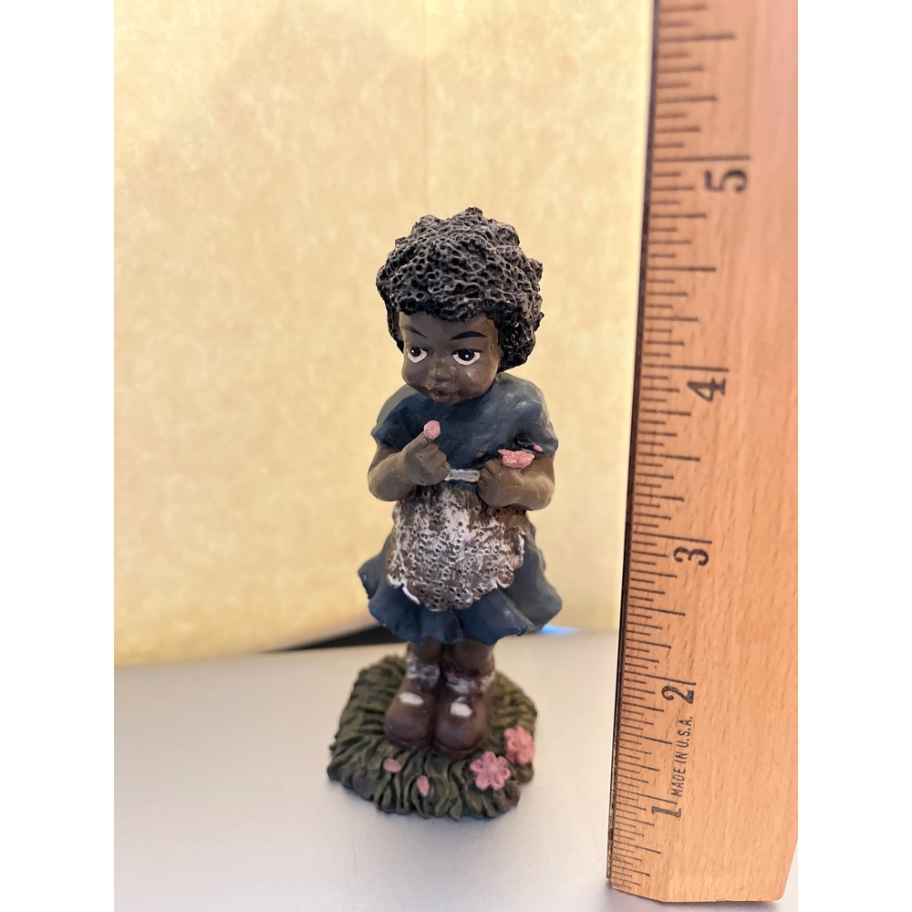Ohio Wholesale Figurine Girl in Blue Dress with Flowers Resin Statue 4.5 Inch